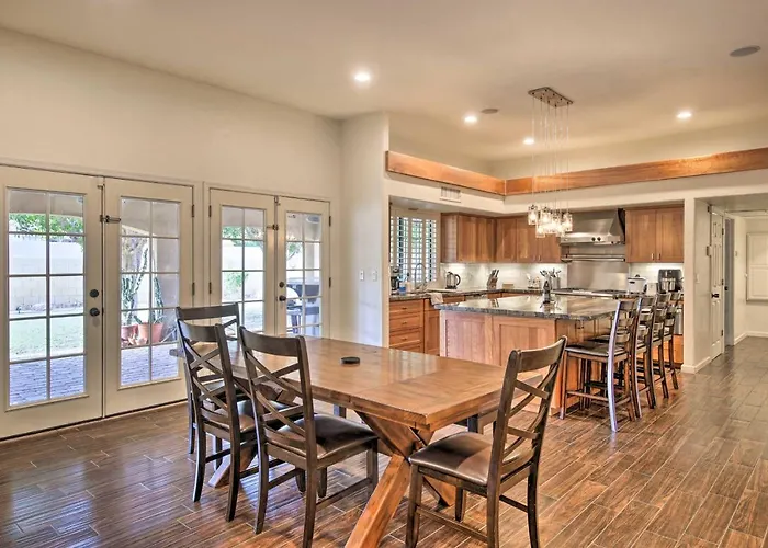 Ferienhaus 11 Mi To Phoenix: Group Escape W/ Patio & Bar! *