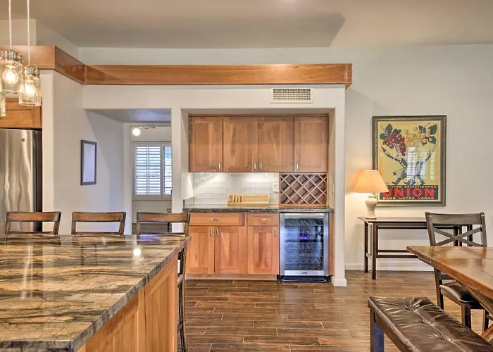 Ferienhaus 11 Mi To Phoenix: Group Escape W/ Patio & Bar! Tempe